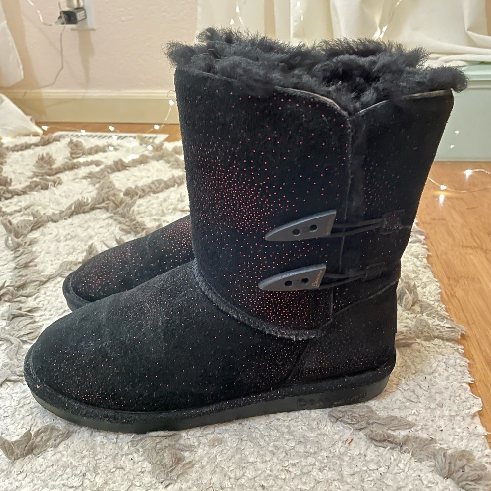 Black bearpaw winter boots